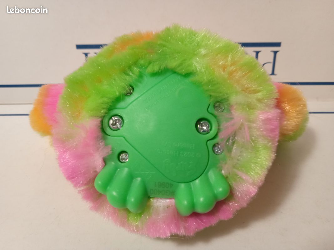 Furby Furblets Hip-Bop Mini compagnon, plus de 45 sons, musiques hip-hop et phrases en Furbish, peluche électronique rose et violette pour filles et garçons, à partir de 6 ans