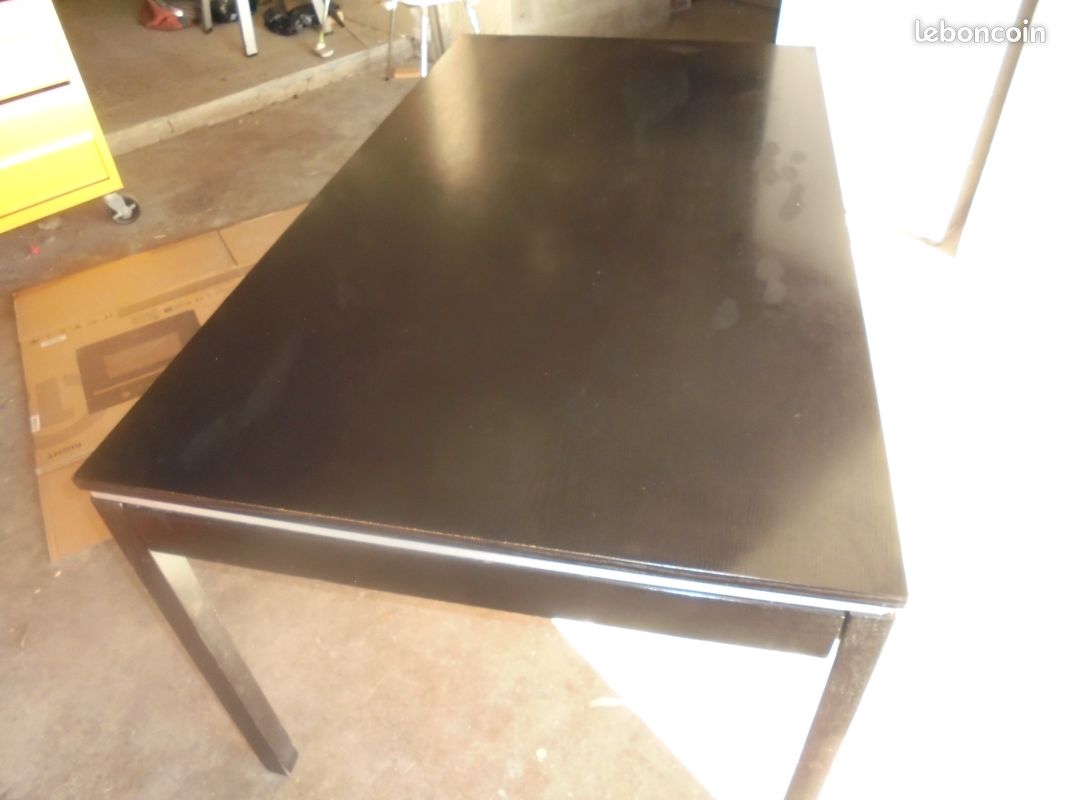 Table (image 3)