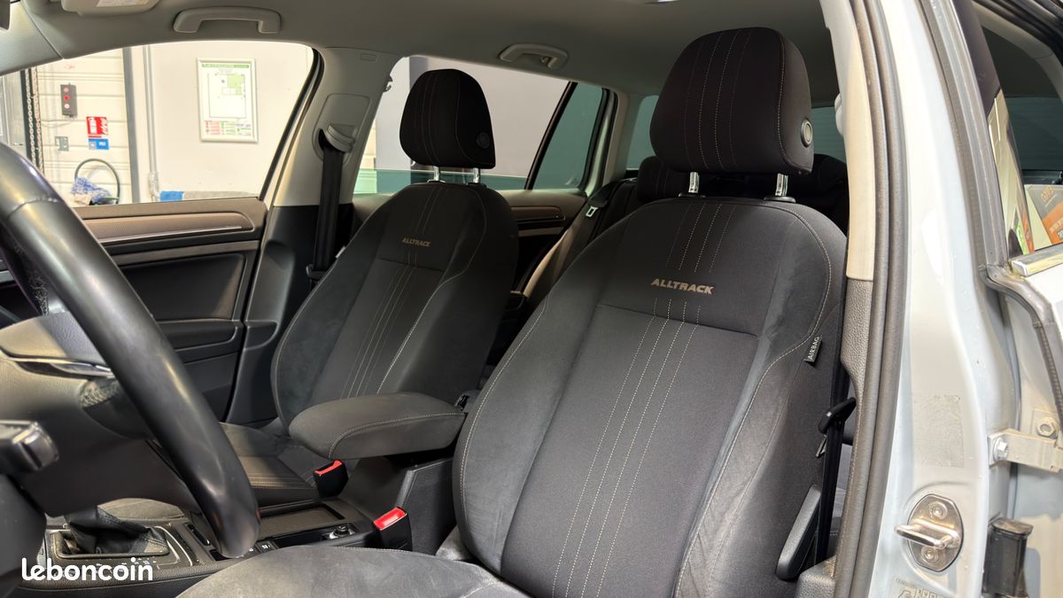 VOLKSWAGEN GOLF ALLTRACK 2.0 TDI 184CH 4MOTION DSG7 - PAS D'ADBLUE - CARPLAY CAM DE RECUL - ATTELAGe (image 5)