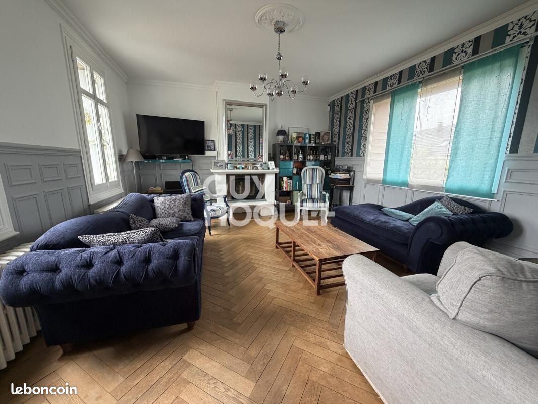Maison 7 pièces 145 m² · à Mont-Cauvaire · 145 m² · 1 300 €/mois