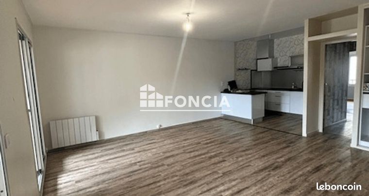 https://img.leboncoin.fr/api/v1/lbcpb1/images/e7/7b/20/e77b204f86f44e23b4be9dd277b8fce68c266ebc.jpg?rule=ad-image
