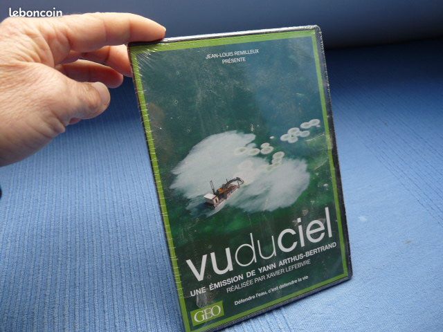 DVD "Vu du ciel" Yann Arthus Bertrand (paris), Bloody sunday, Le cochon de Gaza... (image 1)