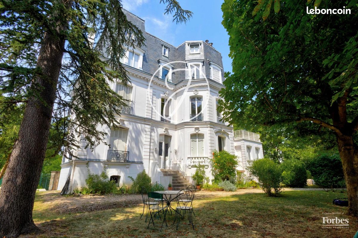 Appartement 7 pièces 154 m² · à Saint-Cloud · 154 m² · 1 070 000 €
