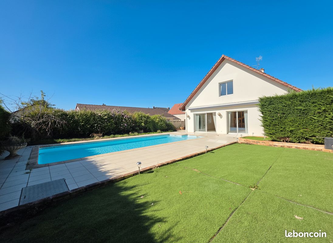 Maison 6 pièces 229 m² · à Perrigny-lès-Dijon · 229 m² · 439 000 €