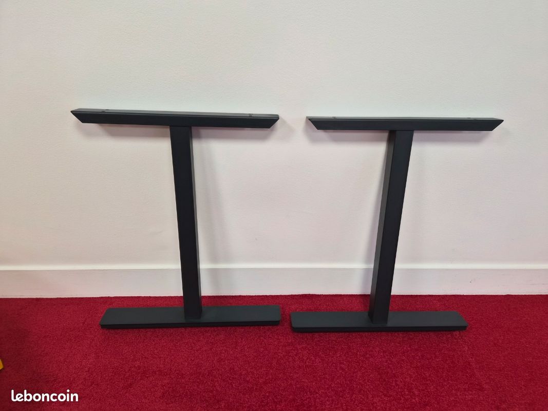 Pied bureau metal (image 1)