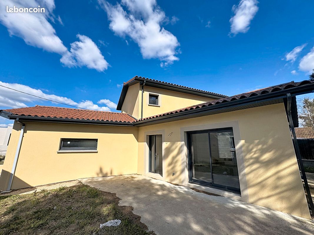Maison 4 pièces 102 m² · à Villefontaine · 102 m² · 349 900 €