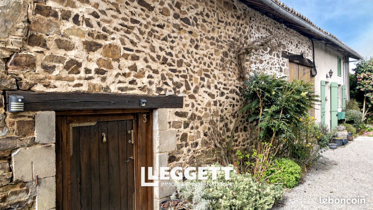 Maison 8 pièces 200 m² · à Massignac · 200 m² · 237 000 €