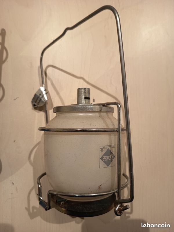 Lot d'une lampe de marque camping gaz avec un verre supplémentaire et un brûleur (image 8)