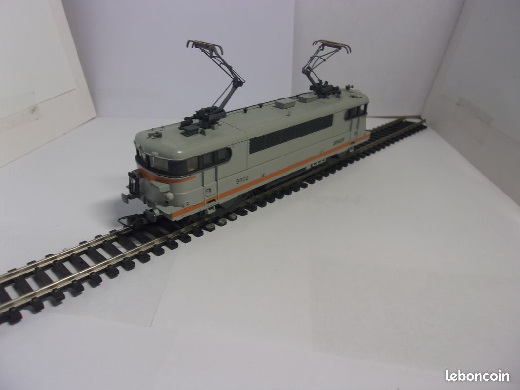 LIMA ÉCHELLE HO MOTRICE 88-12061 DE LA SNCF ALIMENTATION MODIFIÉE