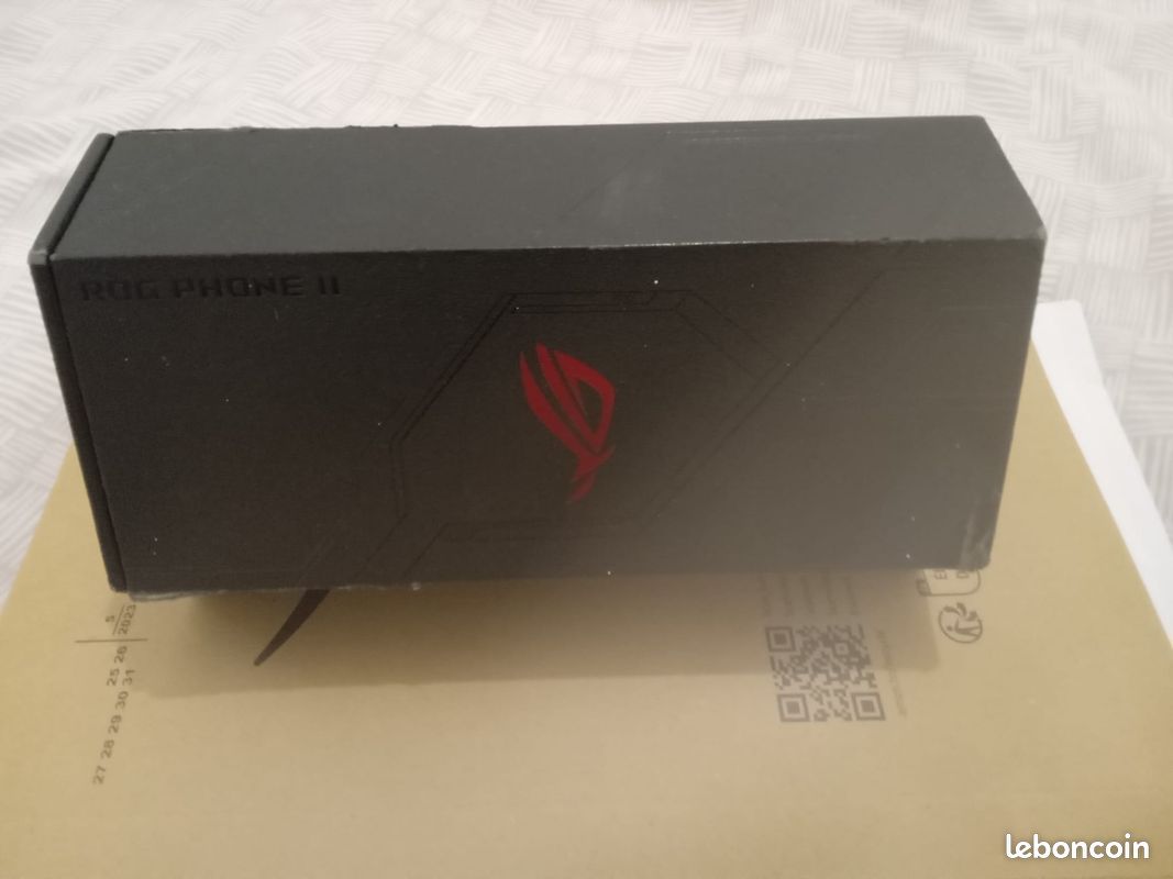Asus Rog Phone 2, l'écran est cassé, sinon ça marche très bien (image 4)