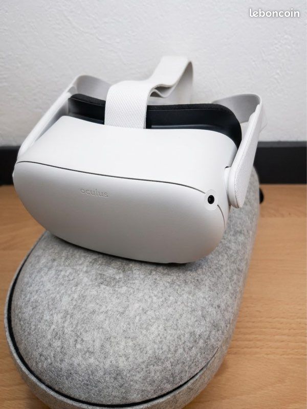 Oculus / Meta Quest 2 256 Go – Très bon état – Peu utilisé + accessoires (image 2)