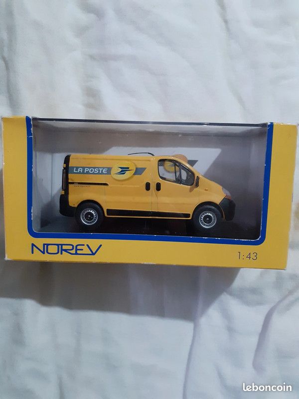 RENAULT TRAFIC CUIVRE Mini Bus Norev Boite Renault Concessionnaire 1/43