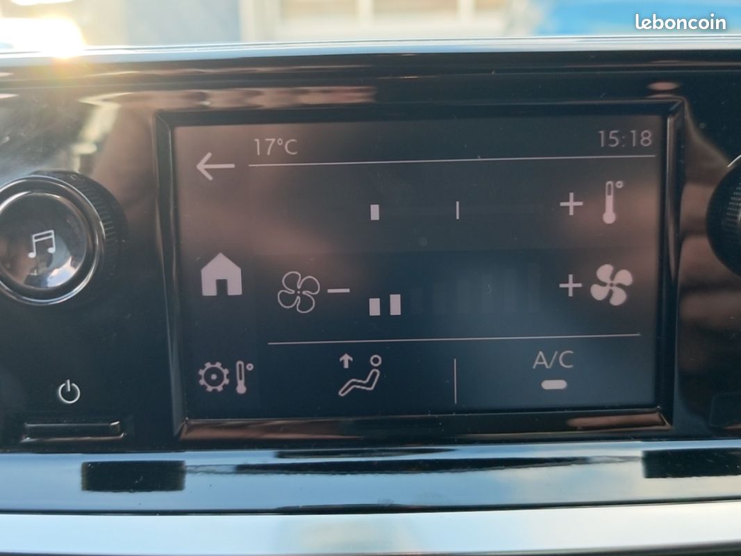 Peugeot 208 (2) ESSENCE 75 Like 5 portes (mai 2021) (co2 119) (image 9)