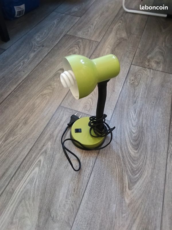 Petite lampe de bureau (image 1)