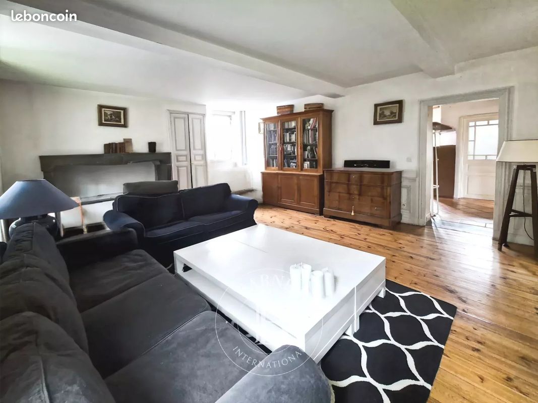 Maison 10 pièces 243 m² (image 2)
