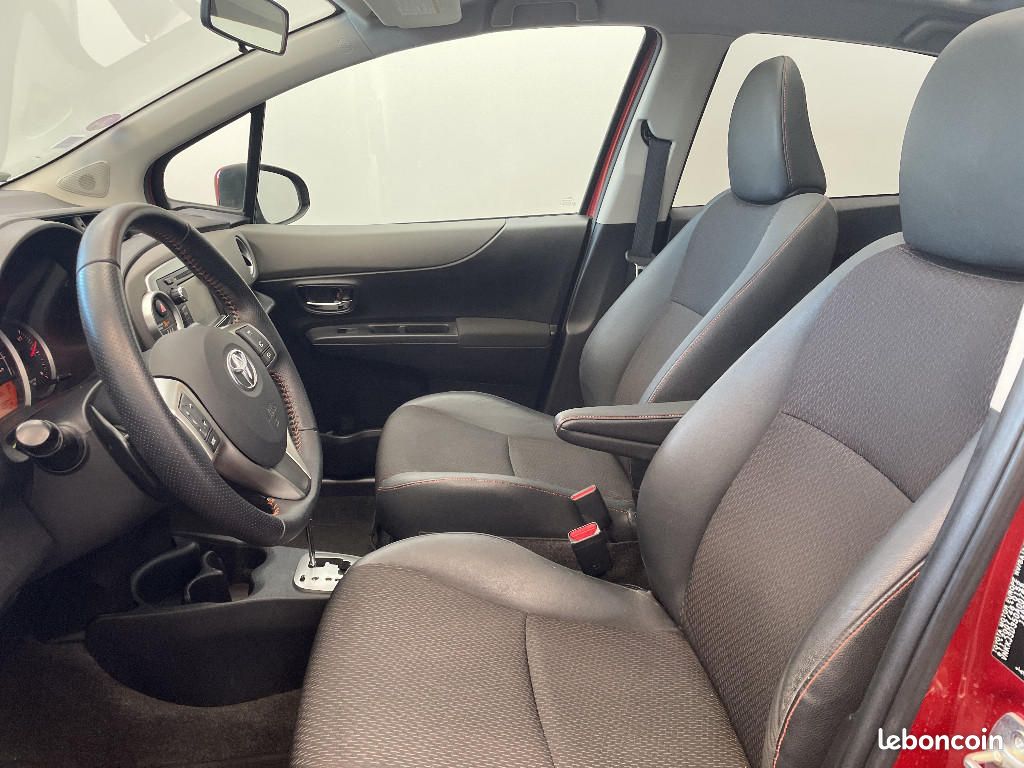 Toyota Yaris 100 VVT-i Style CVT (image 17)