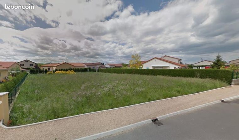 Terrain constructible 918m²