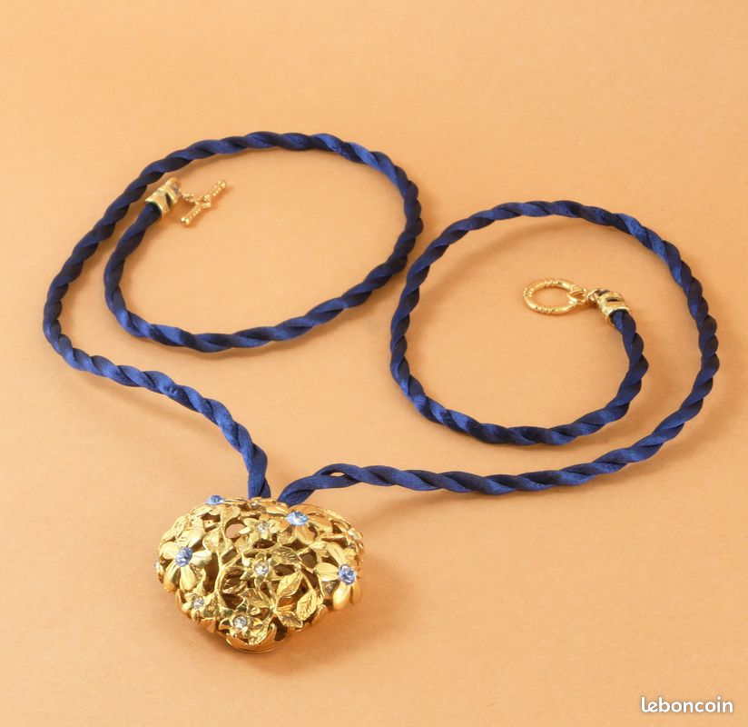 Collier Ras Du Cou Fantaisie Avec Pendentif - Couleur Verte - Neuf Avec étiquettes