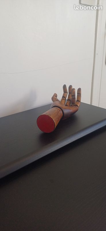 Main articulée en bois (image 5)