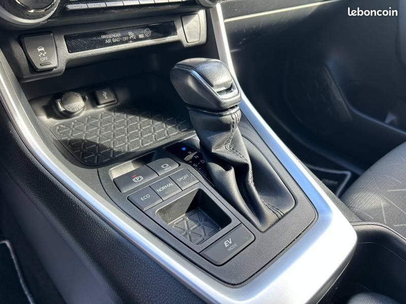 Toyota RAV4 2.5 Hybride 218ch Dynamic 2WD MY22 (image 38)
