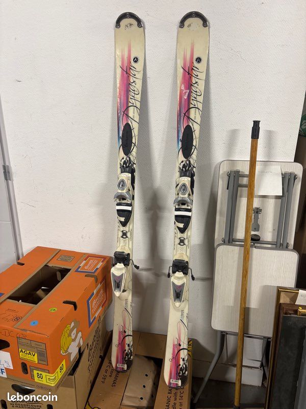 Skis Dynastar Exclusive Sensation 148 cm + bâtons 105 cm - Sport & Plein air