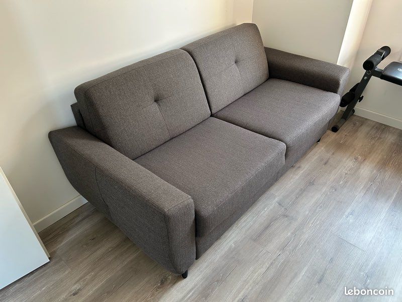 Canapé 2 Places Tissu Gris – NEUF, Non Convertible, Pieds Sapin L143/P65/H84