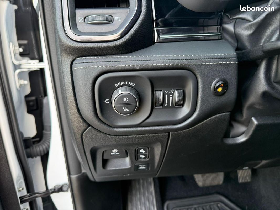 Dodge ram 1500 crew limited night edition rambox (image 23)