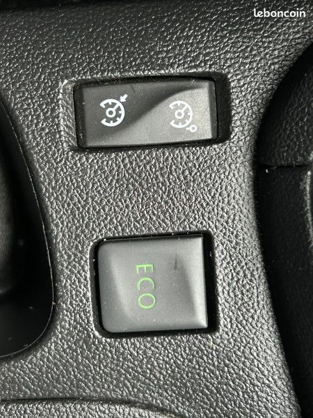 Renault CLIO IV 0.9 TCE 90CH ENERGY LIMITED 5P EURO6C (image 14)