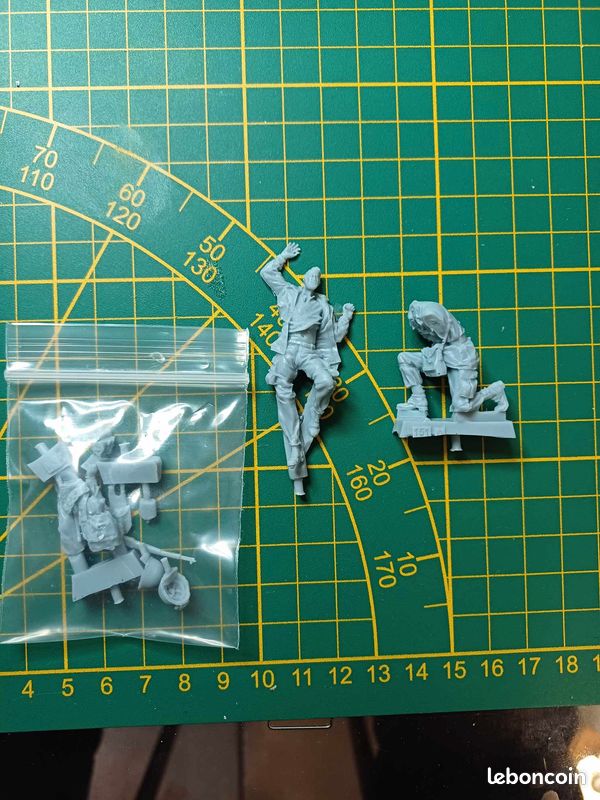 Lot De 2 Figurines Phantom - Chun Li 1/8 (C030) Et Madoka 1/6 (S015) - Occasion