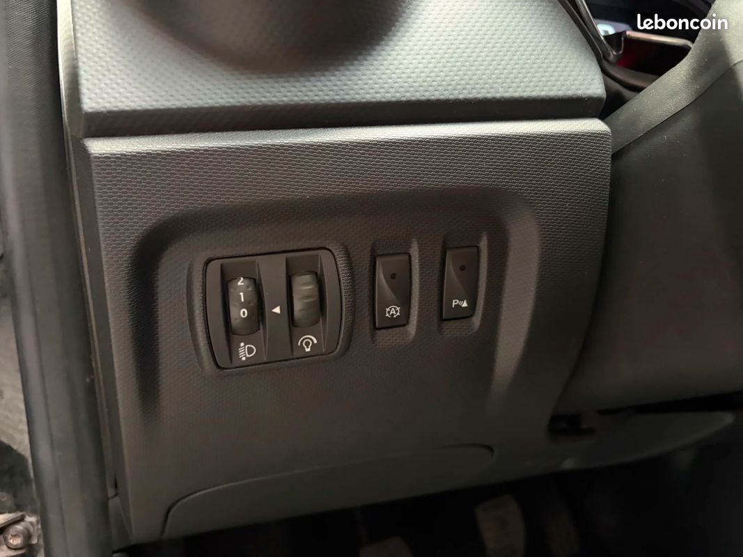 RENAULT CAPTUR dCi 90 Energy S&S eco² Intens / REVISION OK / CAMERA DE RECUL (image 23)