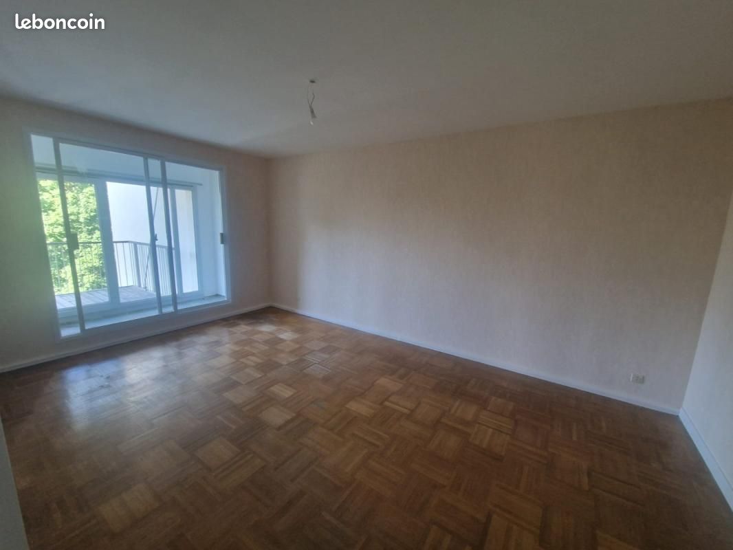 Appartement 3 pièces 74 m² · à Écully · 74 m² · 908 €/mois