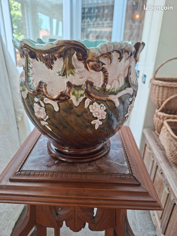 Très beau cache pot - ancien - faïence en barbotine - numérotés en dessous - en très bon état - Pensez à lire l'annonce en entier (Rog628) (image 3)