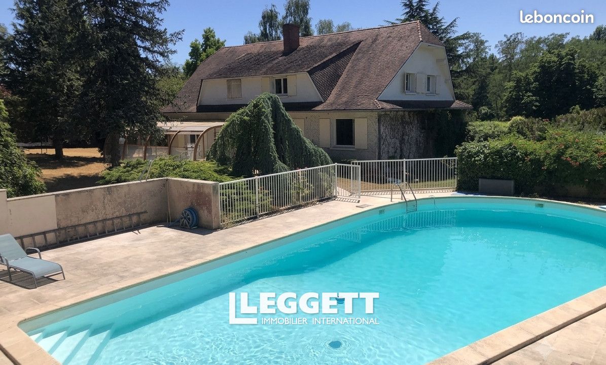 Maison 10 pièces 245 m² · à Sauzé-Entre-Bois · 245 m² · 244 000 €