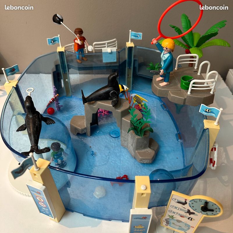 Dolphin Playmobil Aquarium Animals Playmobil Dolphin Aquarium - Main Image