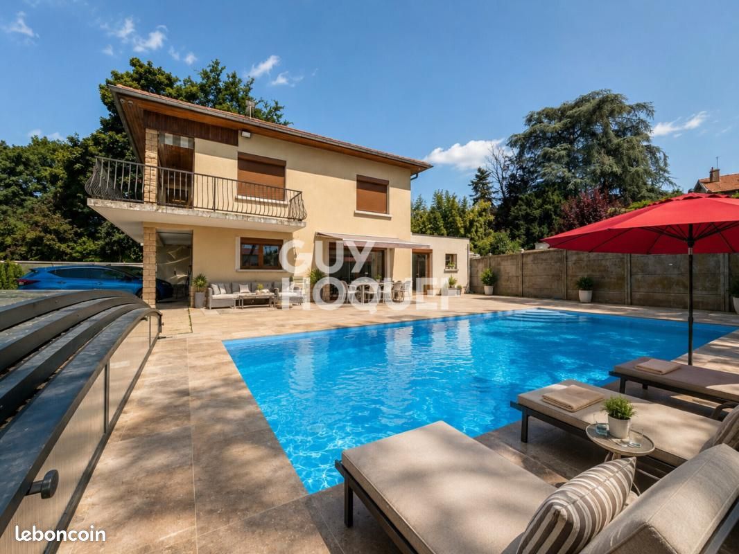 Maison 8 pièces 194 m² · à Décines-Charpieu · 194 m² · 700 000 €