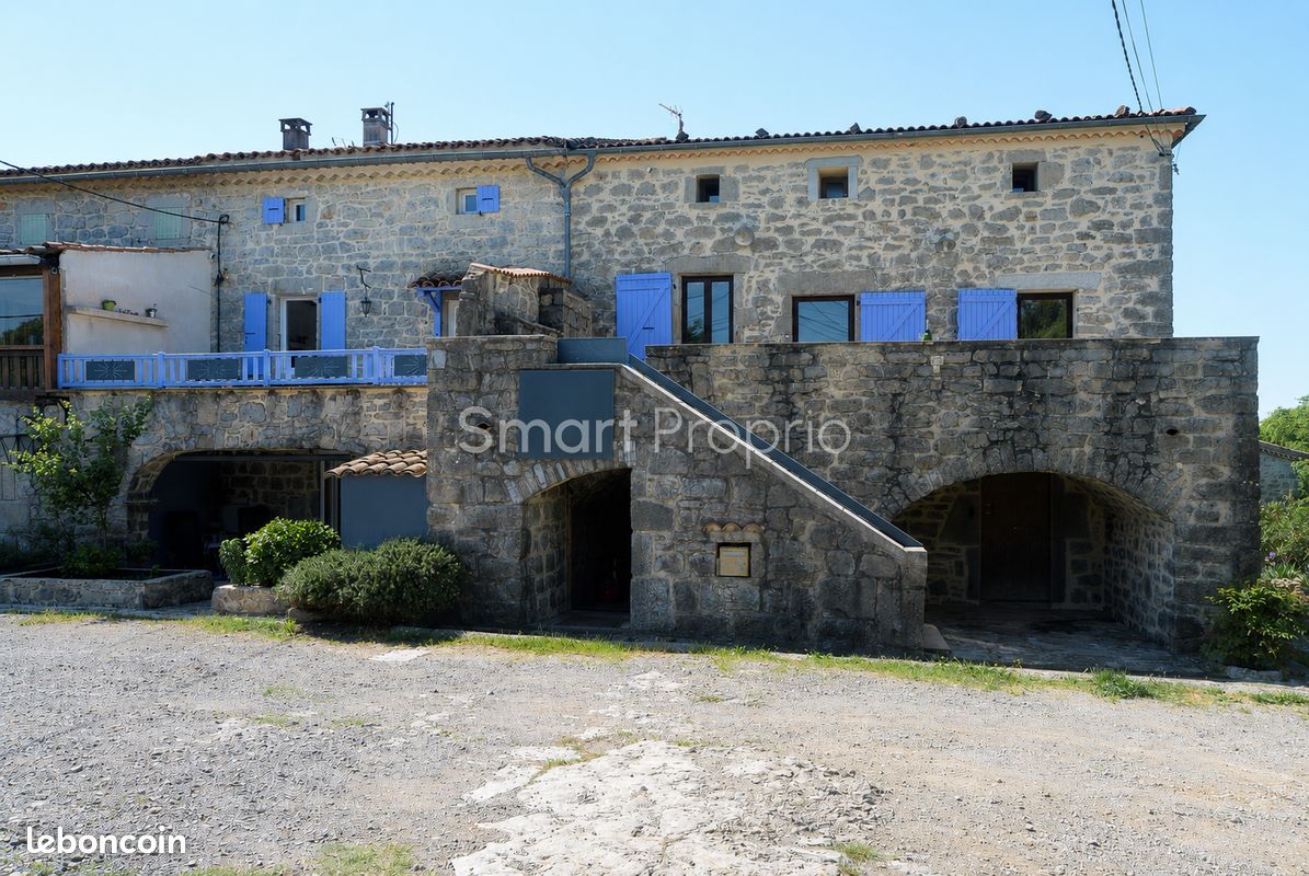 Maison 13 pièces 340 m² · à Joyeuse · 340 m² · 1 080 000 €