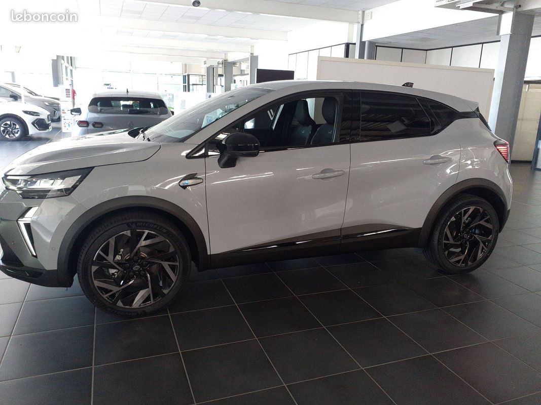 RENAULT Captur E-Tech full hybrid 160 ch esprit Alpine (image 2)