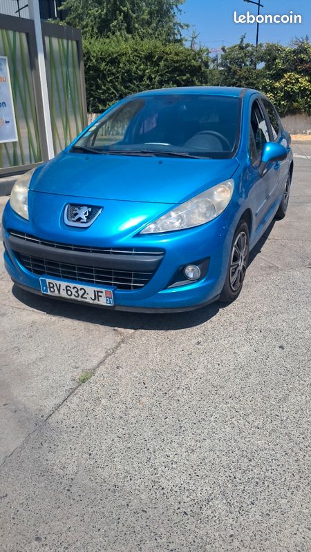 Peugeot 207 1.6 HDi 92ch Active de 2011 CT OK (image 1)