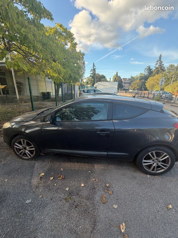 Mégane 3 coupé 1L5 DCI 90ch (image 2)