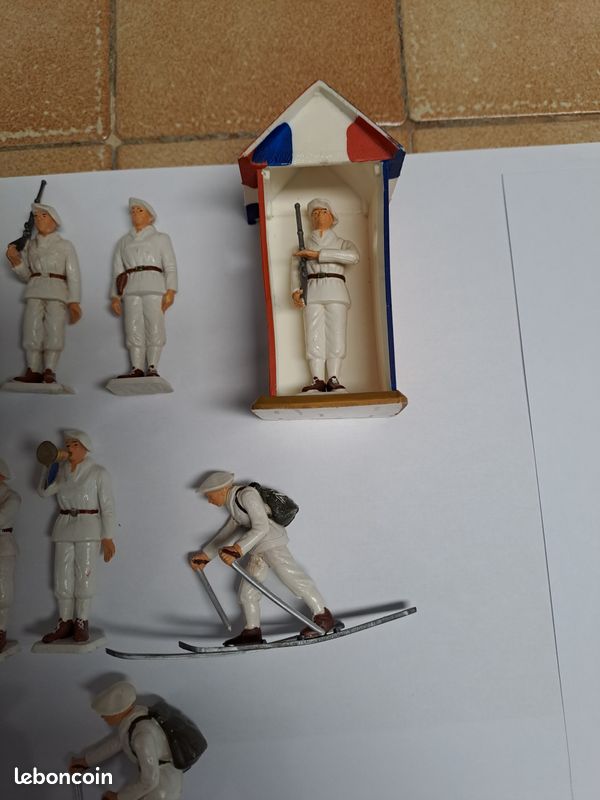 Figurine Ancienne Starlux - Chasseur Alpin Avec Grenade à Manche - N°17 - Occasion