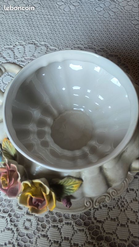 Ancienne soupière porcelaine LCS R. Capodimonte (image 2)