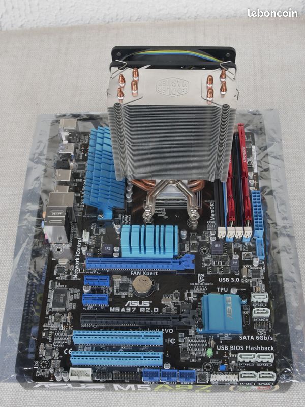 Carte mère ASUS M5A97 EVO R2.0 avec processeur, barrettes mémoires, ventirad (image 1)
