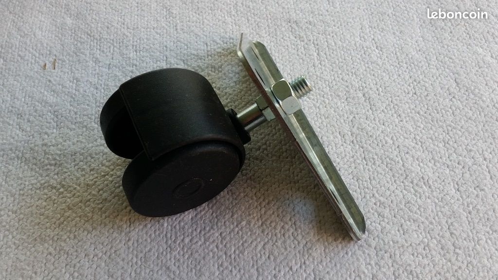 Deux lots de 4 roulettes jumelles mobiles de diamètre 4 cm avec platines triangulaires (image 6)