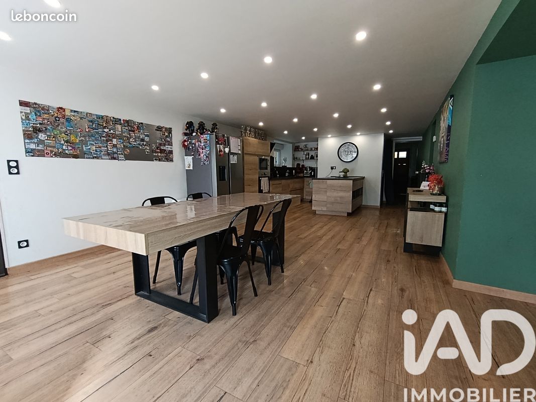 Maison 7 pièces 193 m² · à Sécheval · 193 m² · 239 000 €