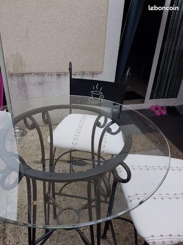 Table mange debout plus les deux chaises (image 3)