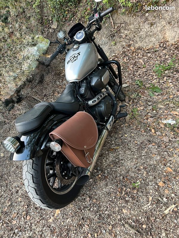 Yamaha XV 950 Bolt (image 2)