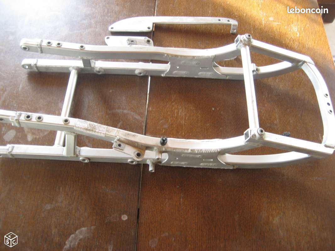Boucle arriere aprilia 1000 rsv (image 2)