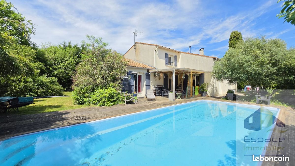 Maison 6 pièces 163 m² · à Rochefort · 163 m² · 438 500 €