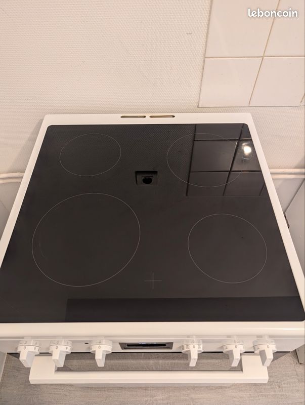 Cuisinière Electrolux – État neuf – Sous garantie (image 3)