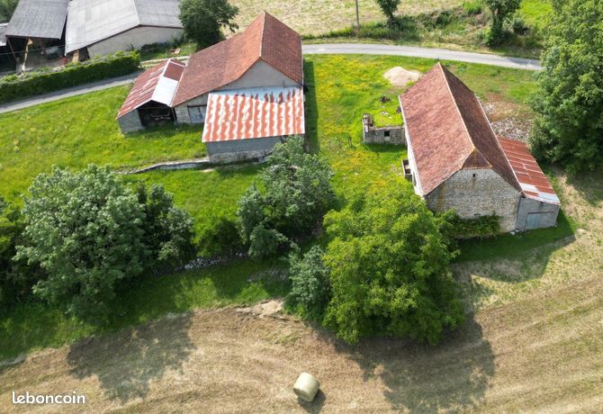 Grange 3 pièces 326 m²